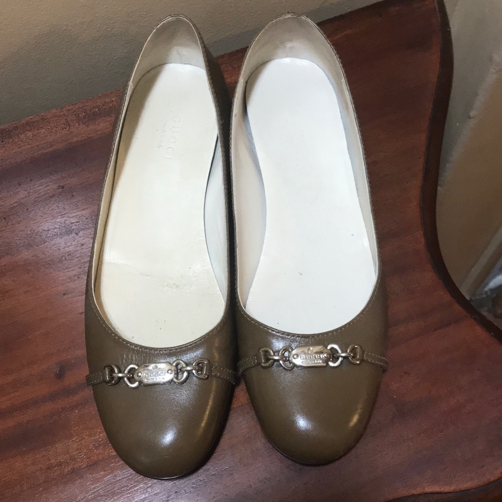 Gucci flats